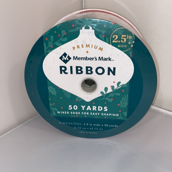 50 Yards 2.5 inch Red Truck Wired Ribbon - Picture 4 of 6